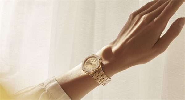 江诗丹顿表壳进灰进水？小心二次损伤！速看应对法（图）