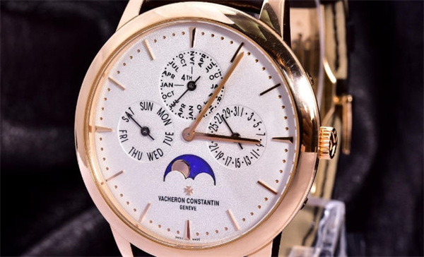 从划痕到镜面：一块江诗丹顿的重生之旅（图）